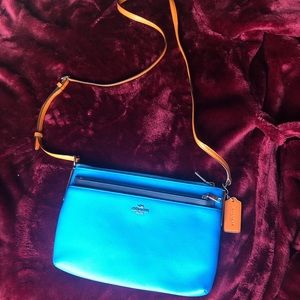 COACH *NWOT* Crossbody leather purse